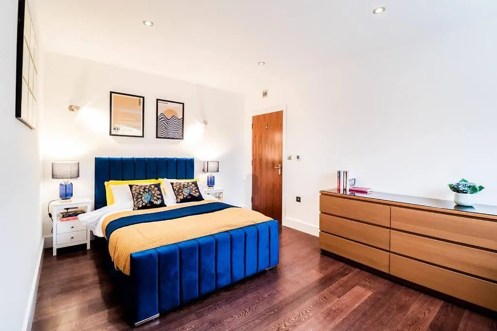 Luxury Central London Flat Wroof Terrace Close To Train Station contacts