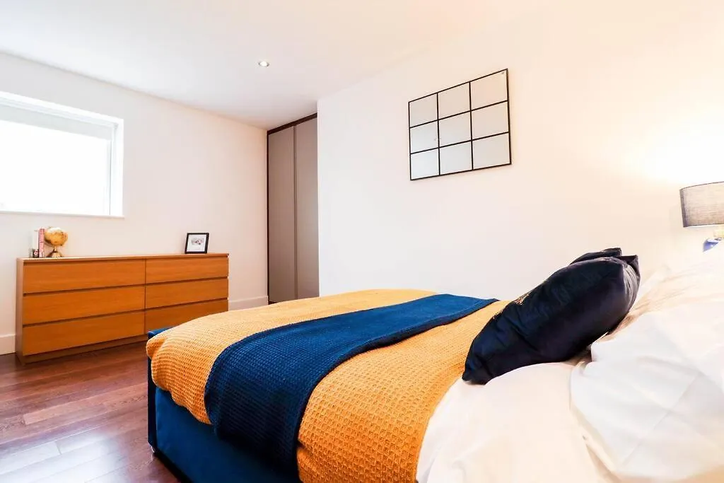 Apartment Luxury Central London Flat Wroof Terrace Close To Train Station United Kingdom